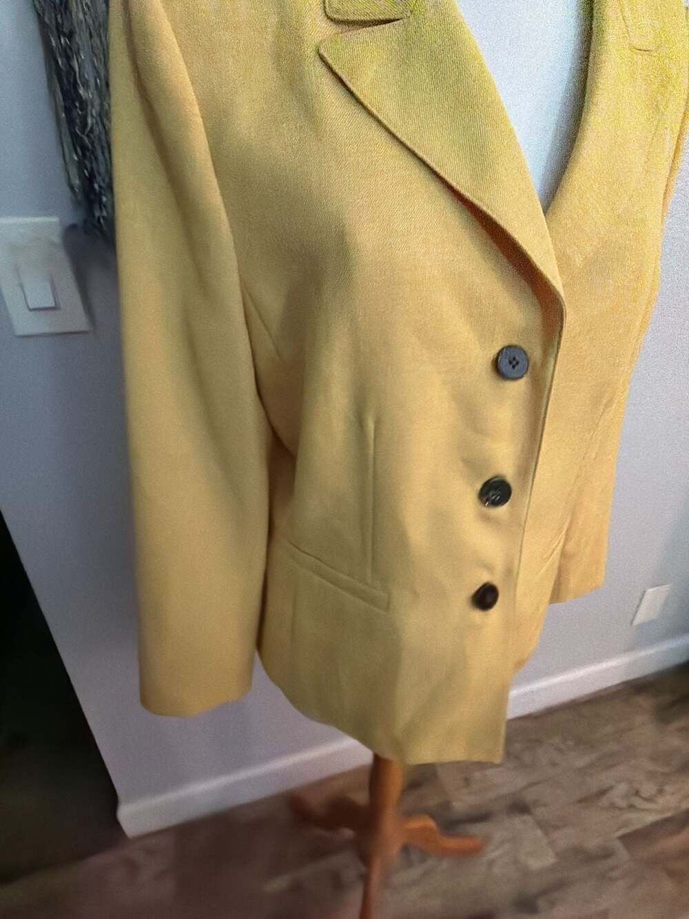 Collections for Le Suit Women's Yellow Three-Button Blazer Size 12 - Picture 2 of 8
